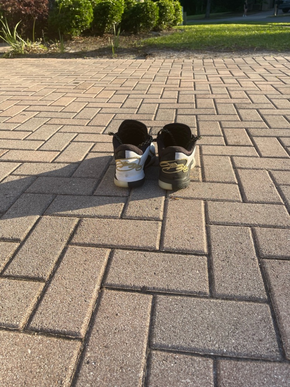 Nike Men's Black White and Gold Athletic Shoes - Picture 5 of 11